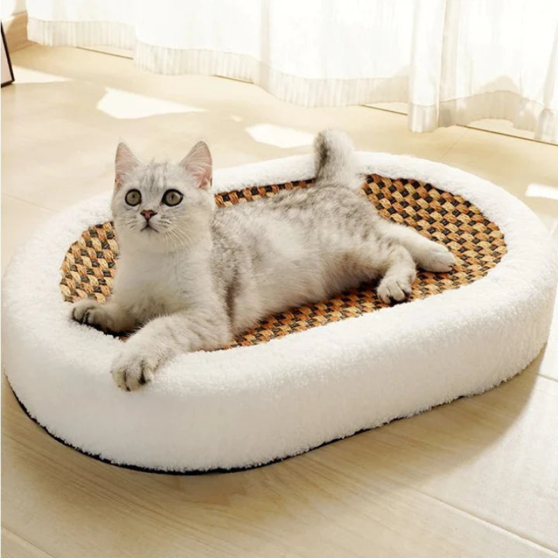 Pawzen - Kratzbaum für Katzen mit Rattanrahmen und Fleecedetails