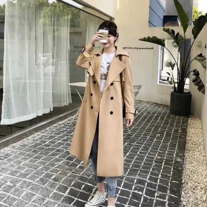 Sarah – Langer Trenchcoat mit Gürtel und Knopfleiste