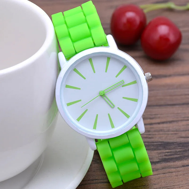 Dialvex - Armbanduhr mit minimalistischem Zifferblatt und Silikonarmband