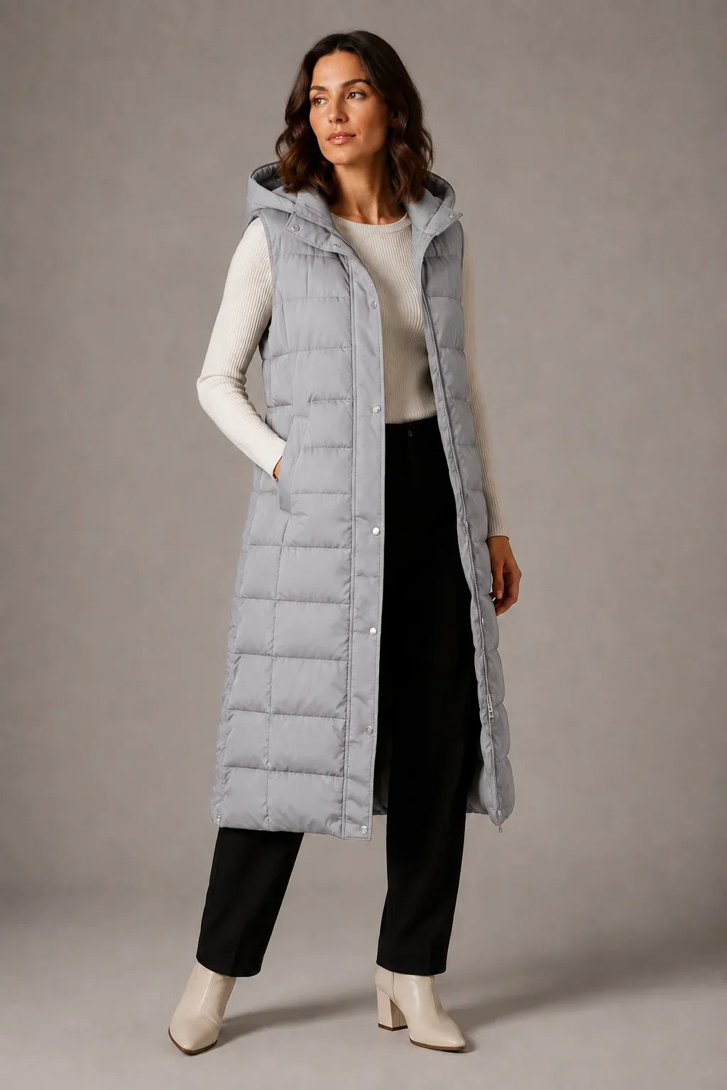 Puff - Langes gesteppte Gilet für Damen mit verstellbarer Kapuze und Stehkragen