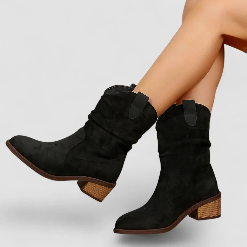 Ruchora - Feminine, froncierte Bottines mit spitzem Fuß und gestapeltem Absatz