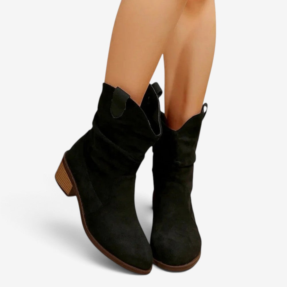 Ruchora - Feminine, froncierte Bottines mit spitzem Fuß und gestapeltem Absatz