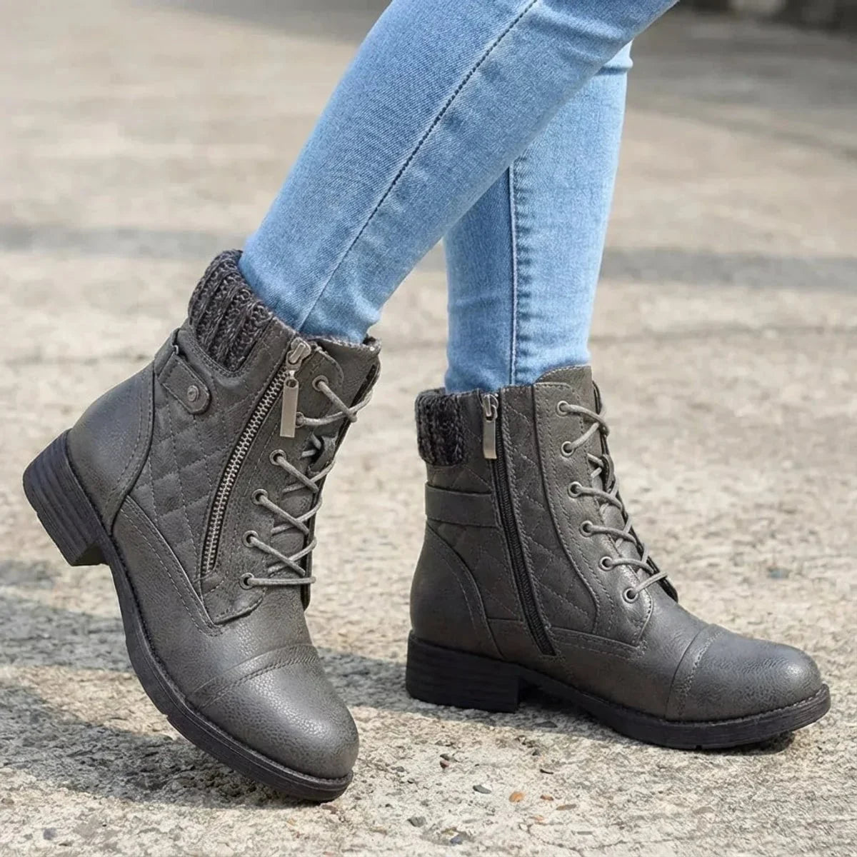Quilven - Gestepptes Stiefeletten mit Rautenmuster und Schnürung