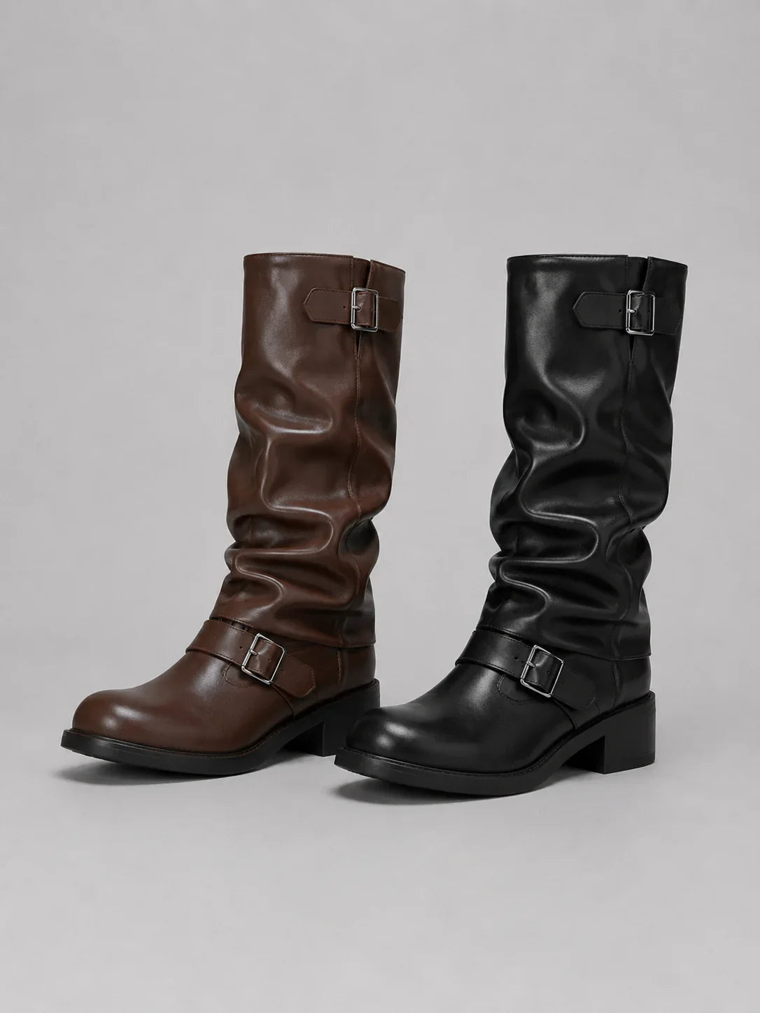 Bootelle - Hohe Stiefel mit gewelltem Schaft und doppelten dekorativen Schnallen