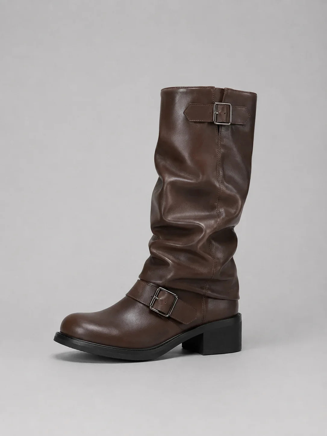 Bootelle - Hohe Stiefel mit gewelltem Schaft und doppelten dekorativen Schnallen
