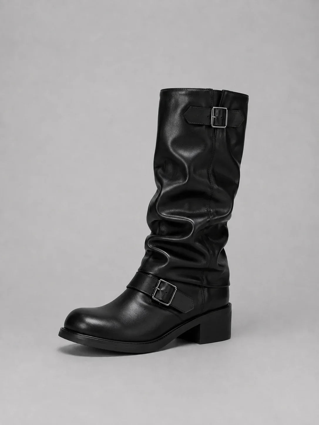 Bootelle - Hohe Stiefel mit gewelltem Schaft und doppelten dekorativen Schnallen