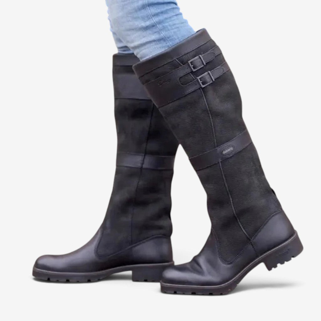 Kneevex - Hohe Damenstiefel mit Riemen und Metallschnallen