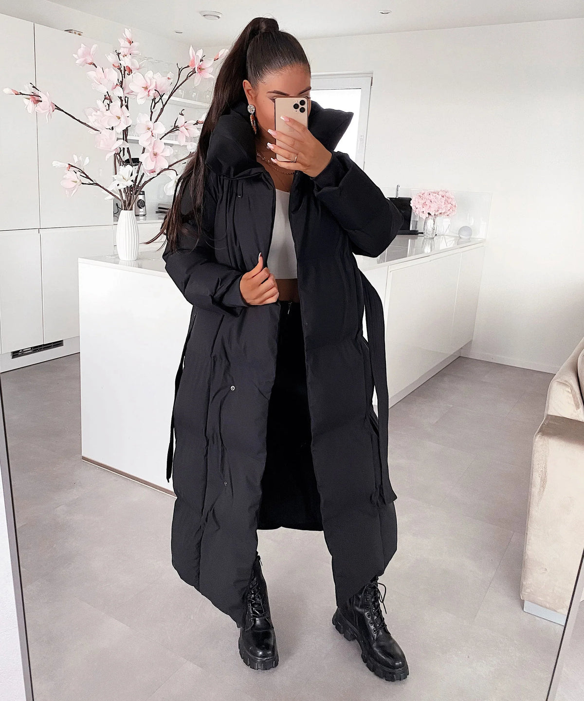 Beltrex - Lange Damen-Steppparka mit Taillengürtel und Oversize-Kragen