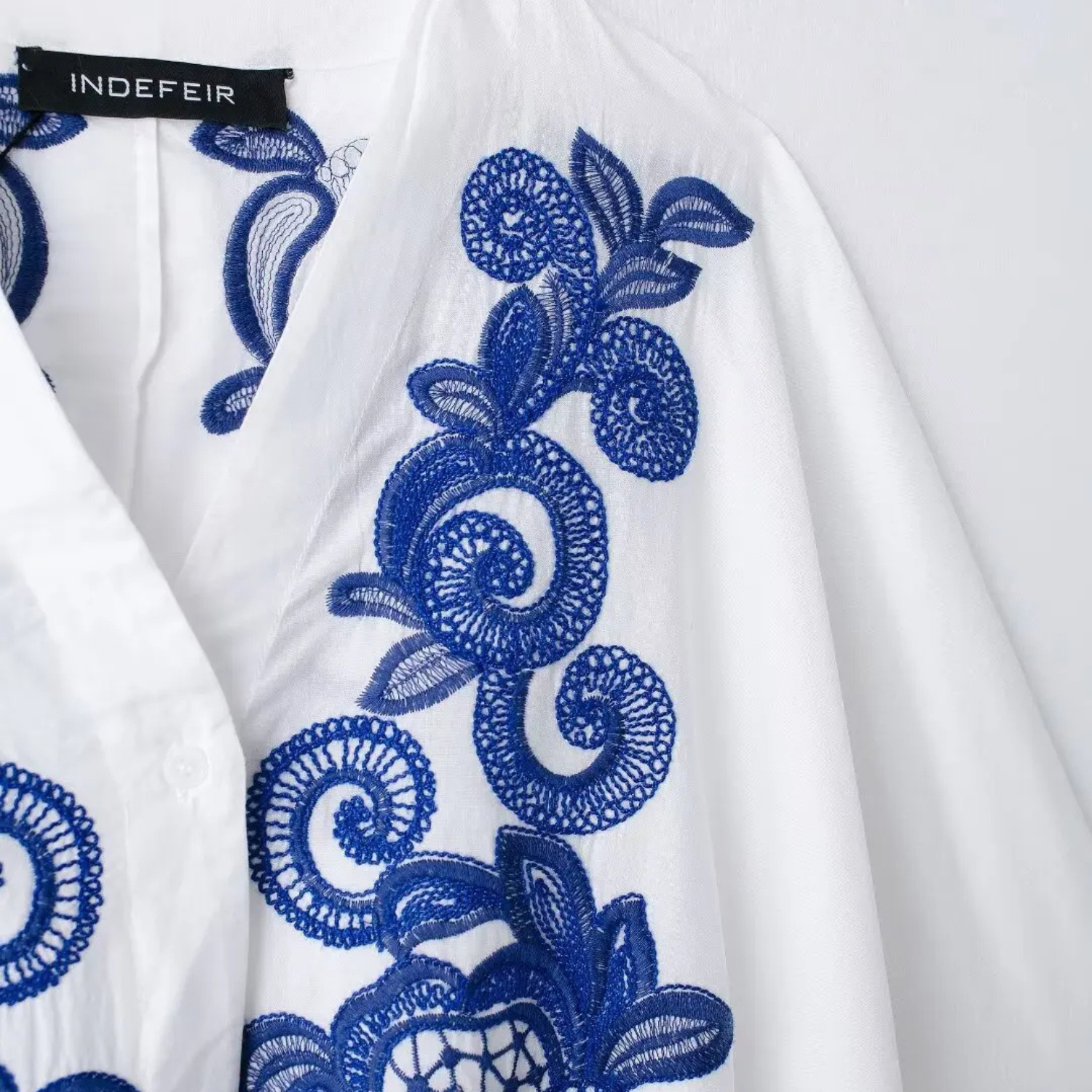 Anni | Blaues Besticktes Hemd & Plissierter Hosenrock im Zweiteiler-Set