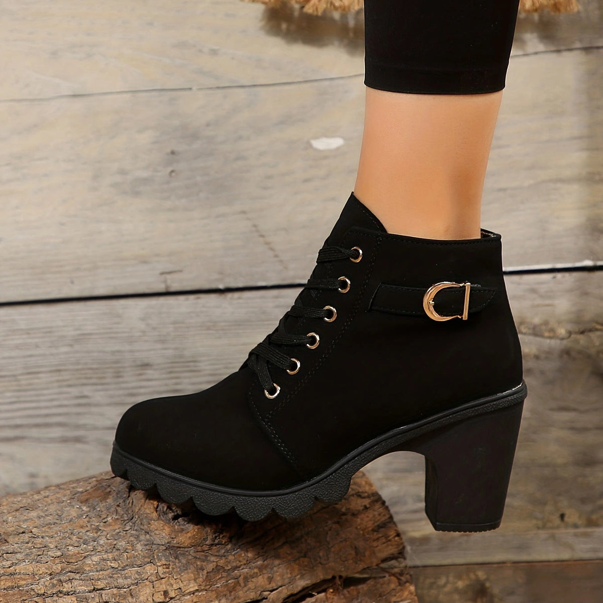 Tread - Damen-Stiefeletten mit Blockabsatz und Schnürung