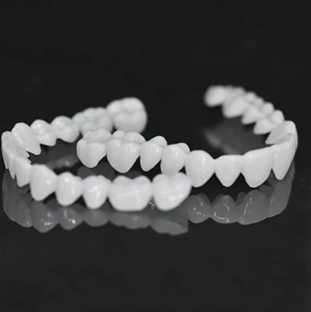 Smile - Flexibles Zahn-Cover für Ober- und Unterkiefer