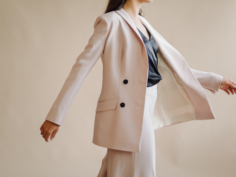 Zeitlos schön: Ein Look, der Eleganz und Leichtigkeit vereint