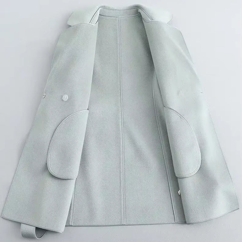 Lucie – langärmeliger Mantel mit Reverskragen und verstellbarem Gürtel