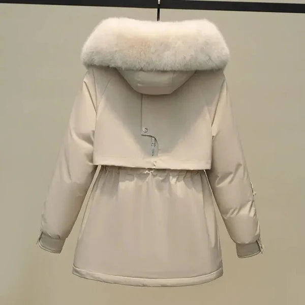 Femke – Steppjacke mit Pelzkragen und Reißverschluss