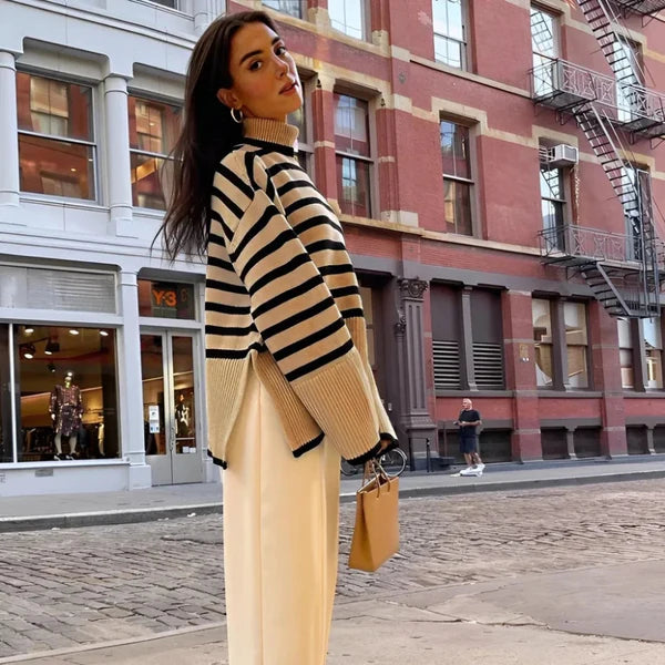 Noor – Oversize-Pullover mit langen Ärmeln und Rollkragen