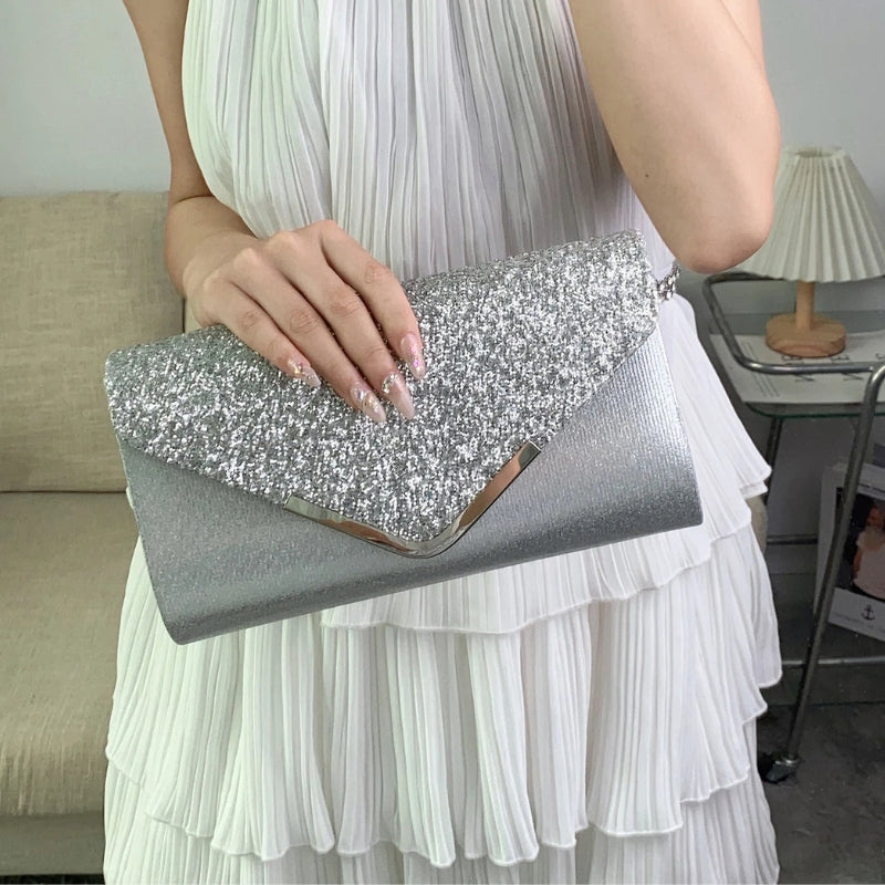 Reya – Umschlagförmige Handtasche mit rechteckigem Design