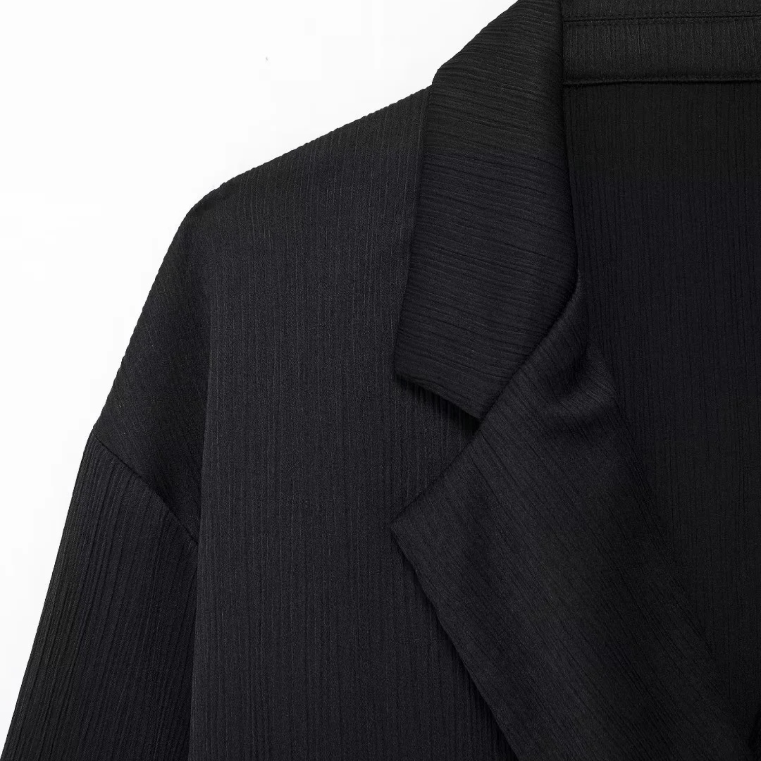 Mara | Retro Zip-Bomberjacke & High-Waist Schnürhose mit weitem Bein