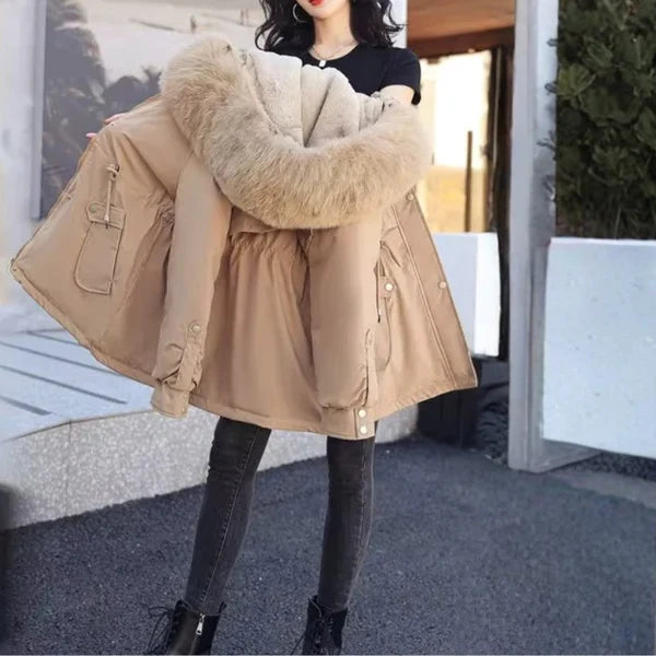 Femke – Steppjacke mit Pelzkragen und Reißverschluss