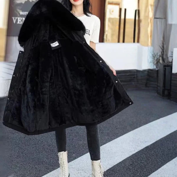 Femke – Steppjacke mit Pelzkragen und Reißverschluss