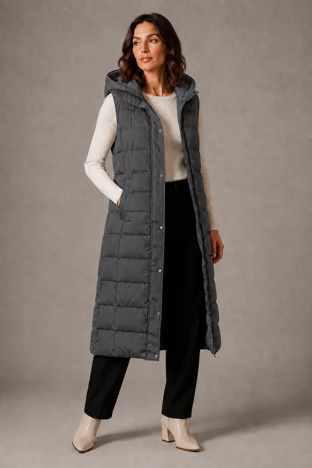 Puff - Langes gesteppte Gilet für Damen mit verstellbarer Kapuze und Stehkragen