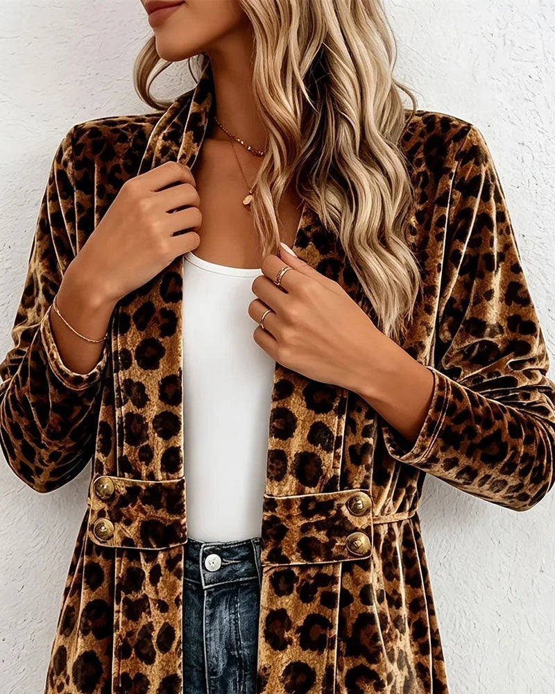 Shawlena - Midilanger Cardigan für Damen mit Leopardenmuster und Schalkragen