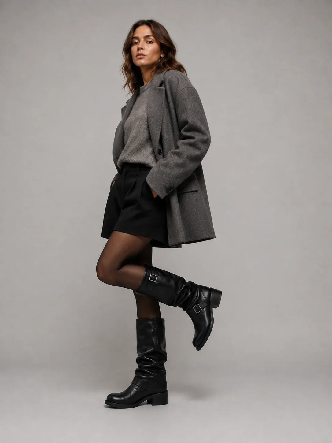 Bootelle - Hohe Stiefel mit gewelltem Schaft und doppelten dekorativen Schnallen