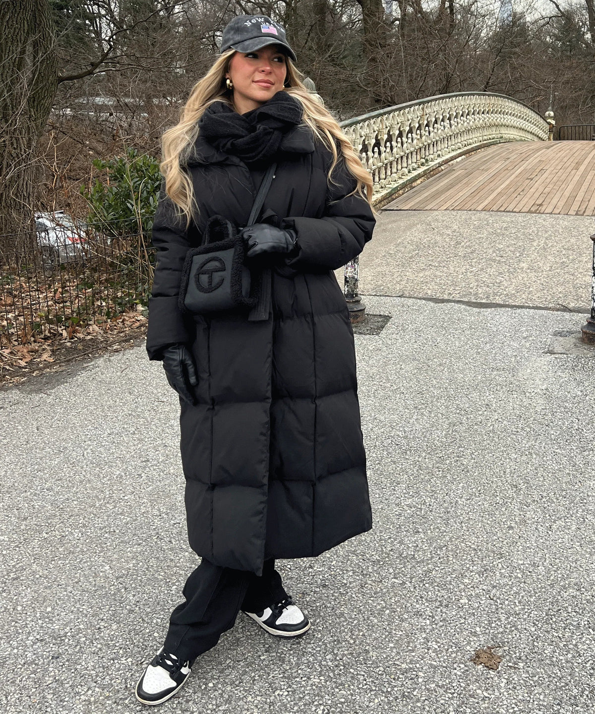 Beltrex - Lange Damen-Steppparka mit Taillengürtel und Oversize-Kragen