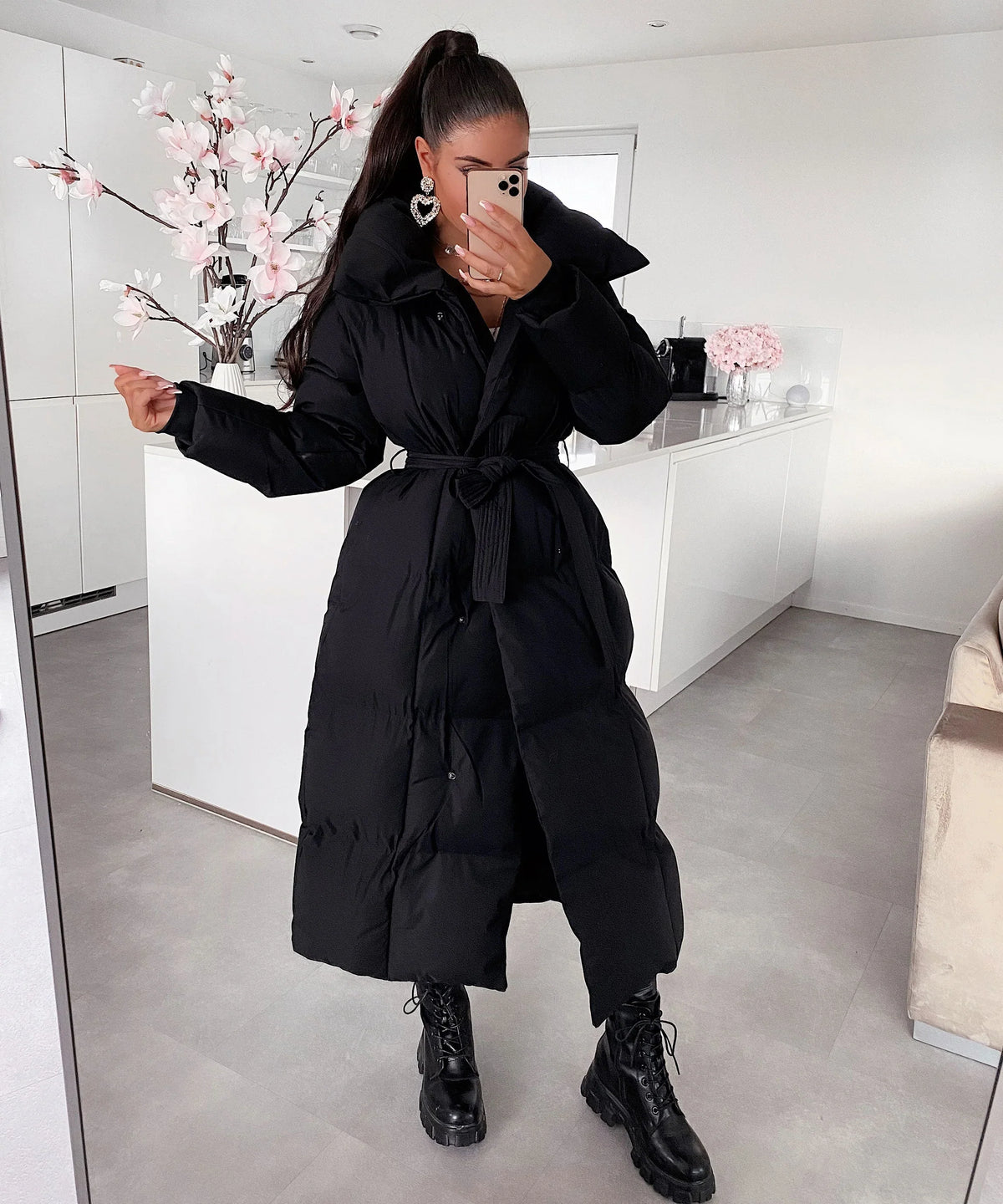 Beltrex - Lange Damen-Steppparka mit Taillengürtel und Oversize-Kragen
