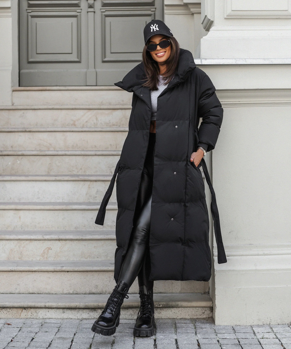 Beltrex - Lange Damen-Steppparka mit Taillengürtel und Oversize-Kragen