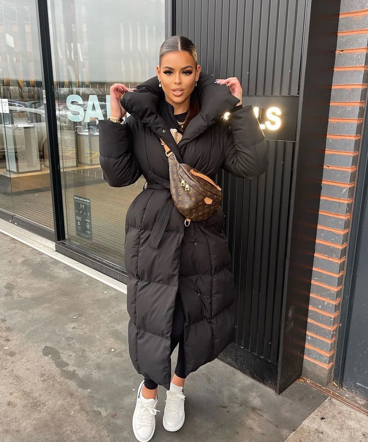 Beltrex - Lange Damen-Steppparka mit Taillengürtel und Oversize-Kragen