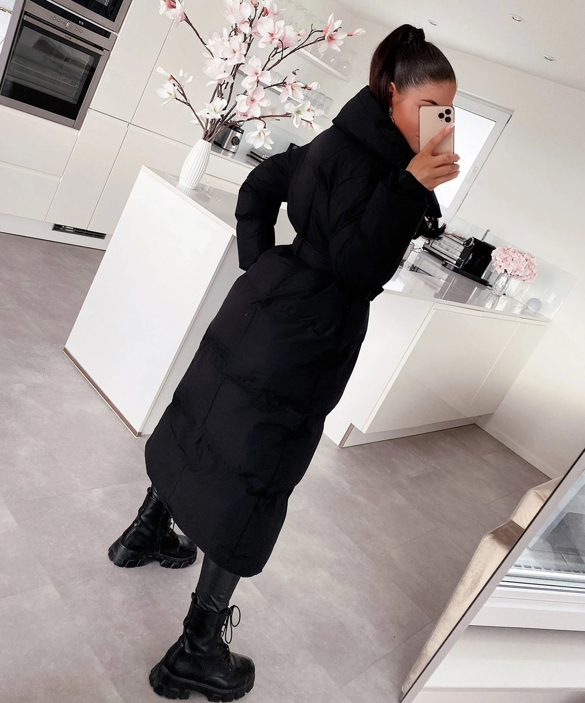 Beltrex - Lange Damen-Steppparka mit Taillengürtel und Oversize-Kragen