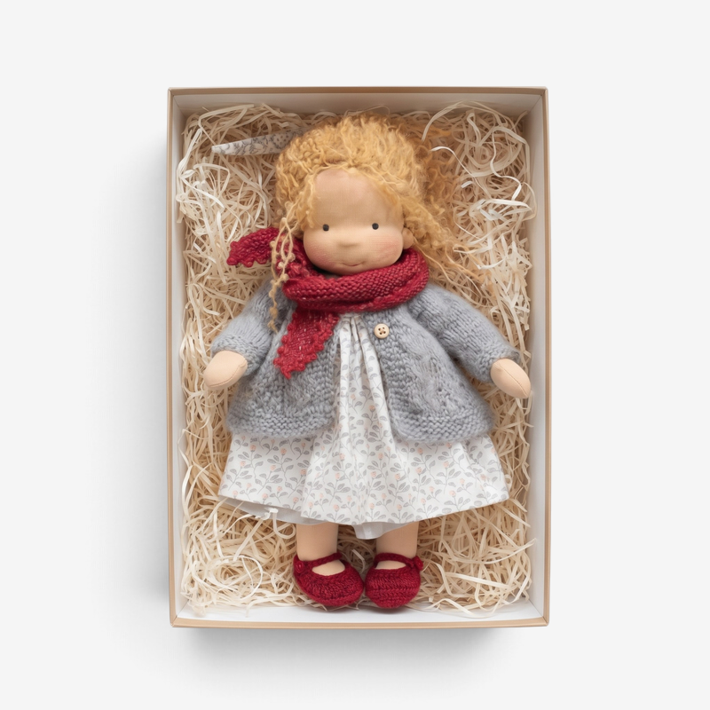WillowDoll - Handgefertigte Waldorf-Puppe aus Baumwolle und Wolle
