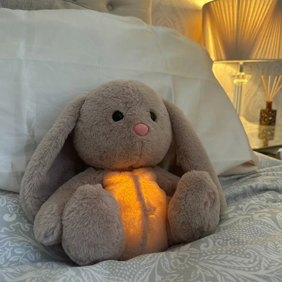 Kuscheltier | Sanfte Atembewegung für Ruhe | Waschbar mit herausnehmbarem Modul | SchlafBunny