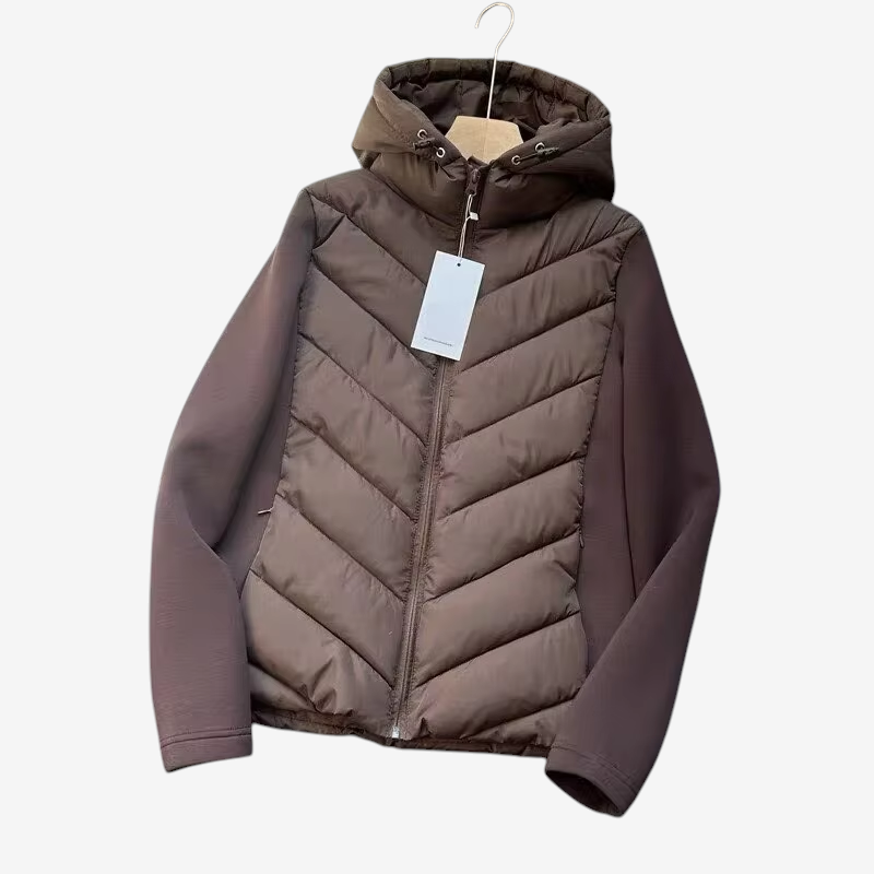 Puffora - Wattierte Jacke mit Chevron-Muster und fester Kapuze