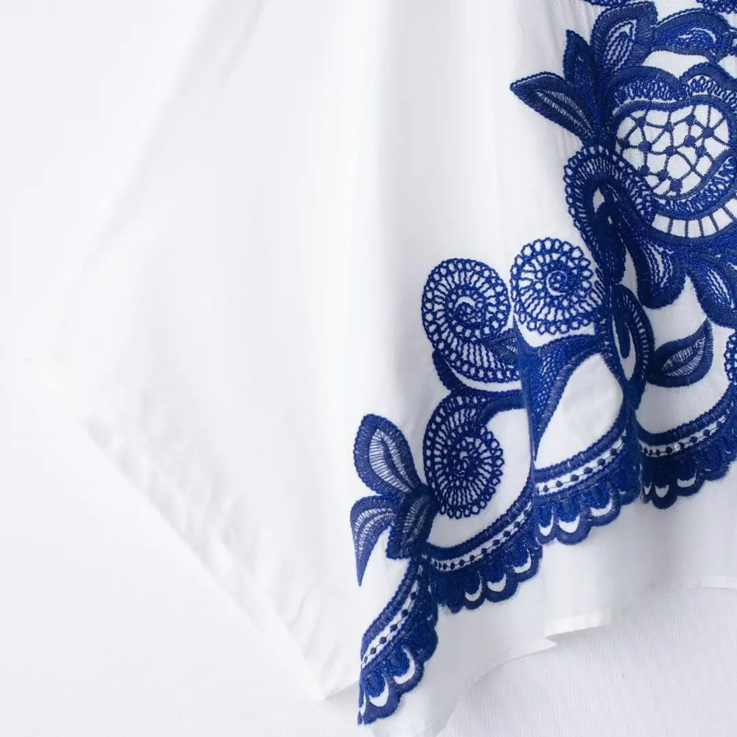 Anni | Blaues Besticktes Hemd & Plissierter Hosenrock im Zweiteiler-Set