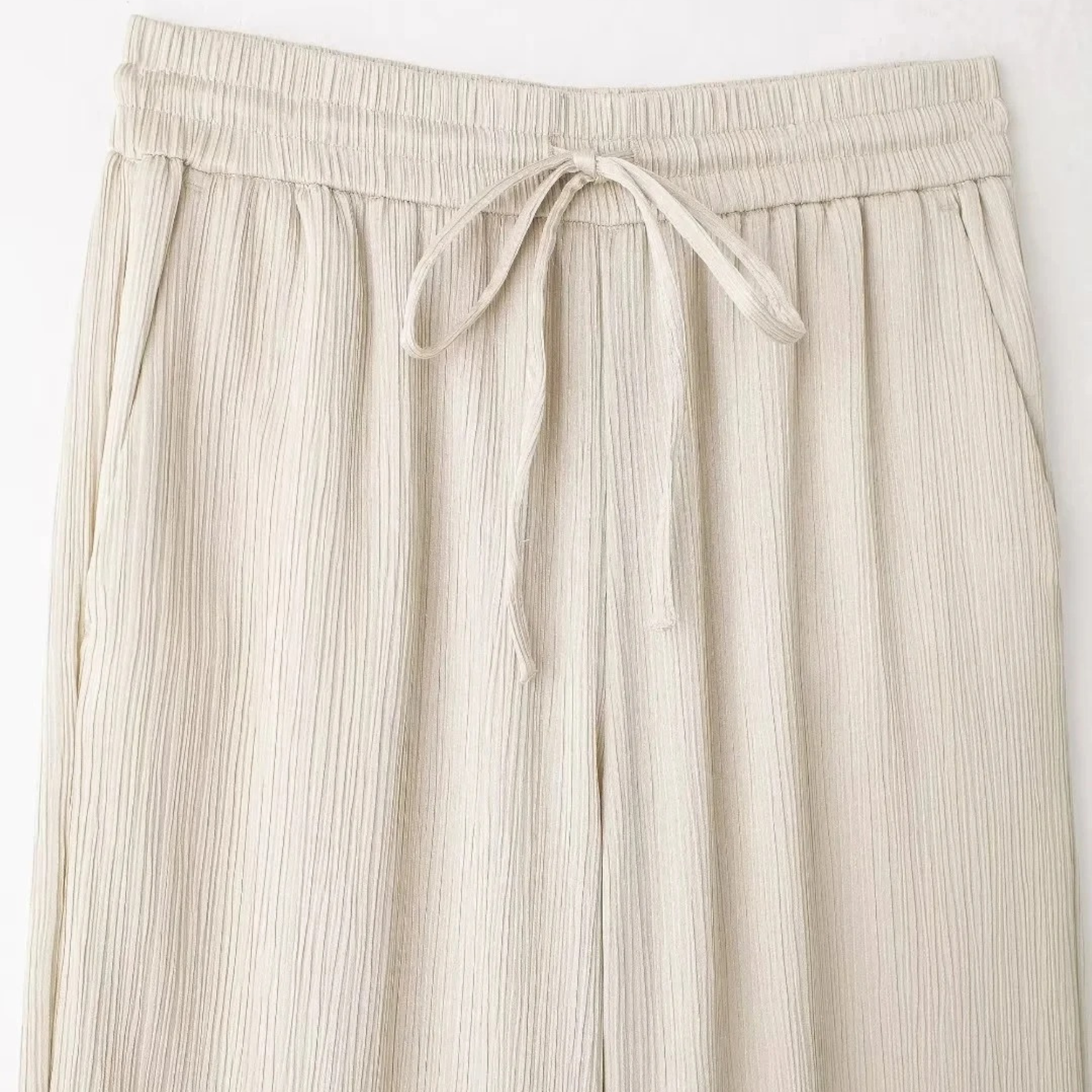 Leni | Retro Blazer mit Knittereffekt & High-Waist Schnürhose