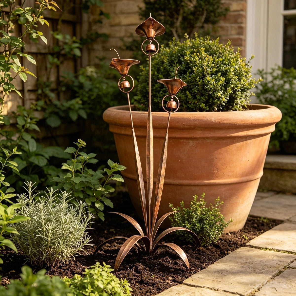 Bellisom - Gartenstecker mit Calla-Lilien und hängenden Glocken