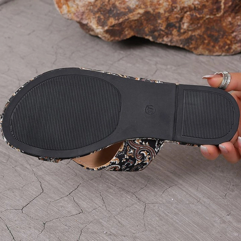 Bohemia - Damen-Sandalen mit Zehenschlaufe und floralem Muster