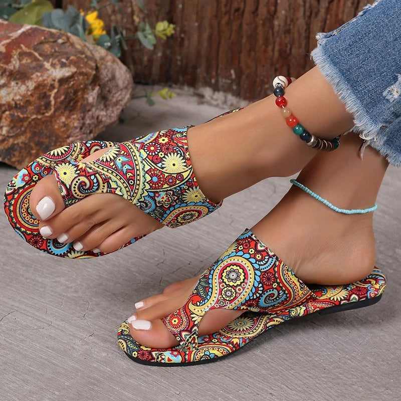 Bohemia - Damen-Sandalen mit Zehenschlaufe und floralem Muster