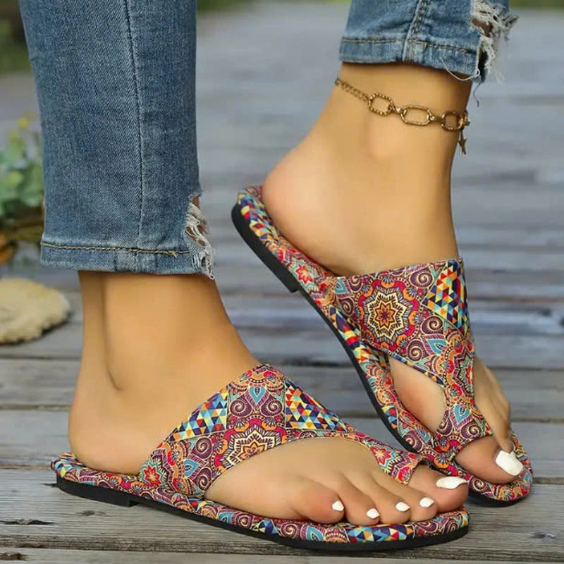 Bohemia - Damen-Sandalen mit Zehenschlaufe und floralem Muster